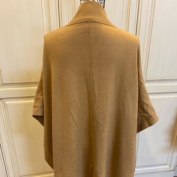 Banana Republic Size M/L Tan Sweater Poncho Cape - Picture 5 of 13